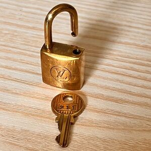 Louis Vuitton Vintage padlock and key #211